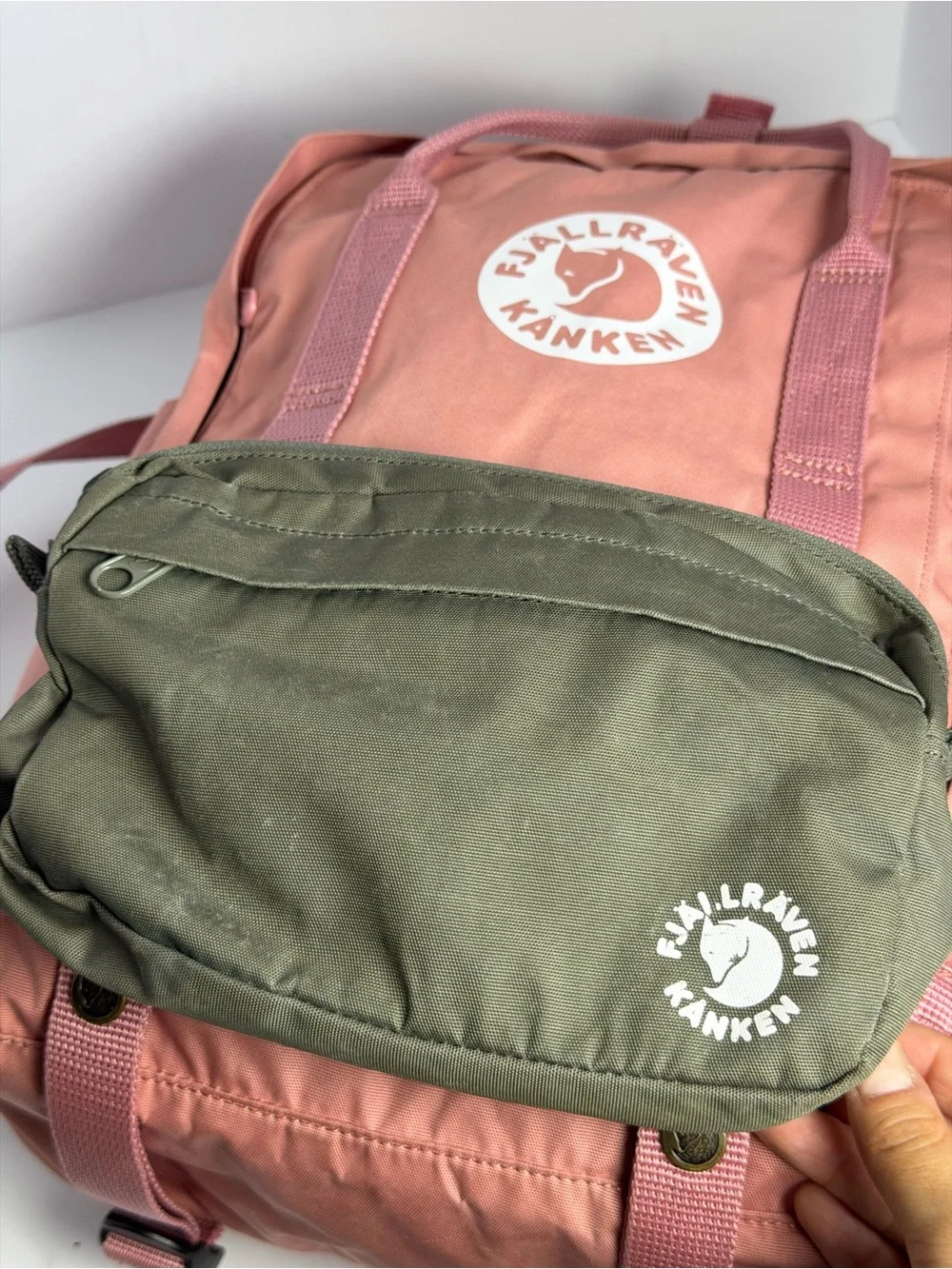 2-in-1 Pink Fjällräven Tree-Kånken Backpack with Green Front Small Bag
